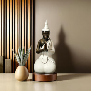 New Sitting Buddha Praying BD182