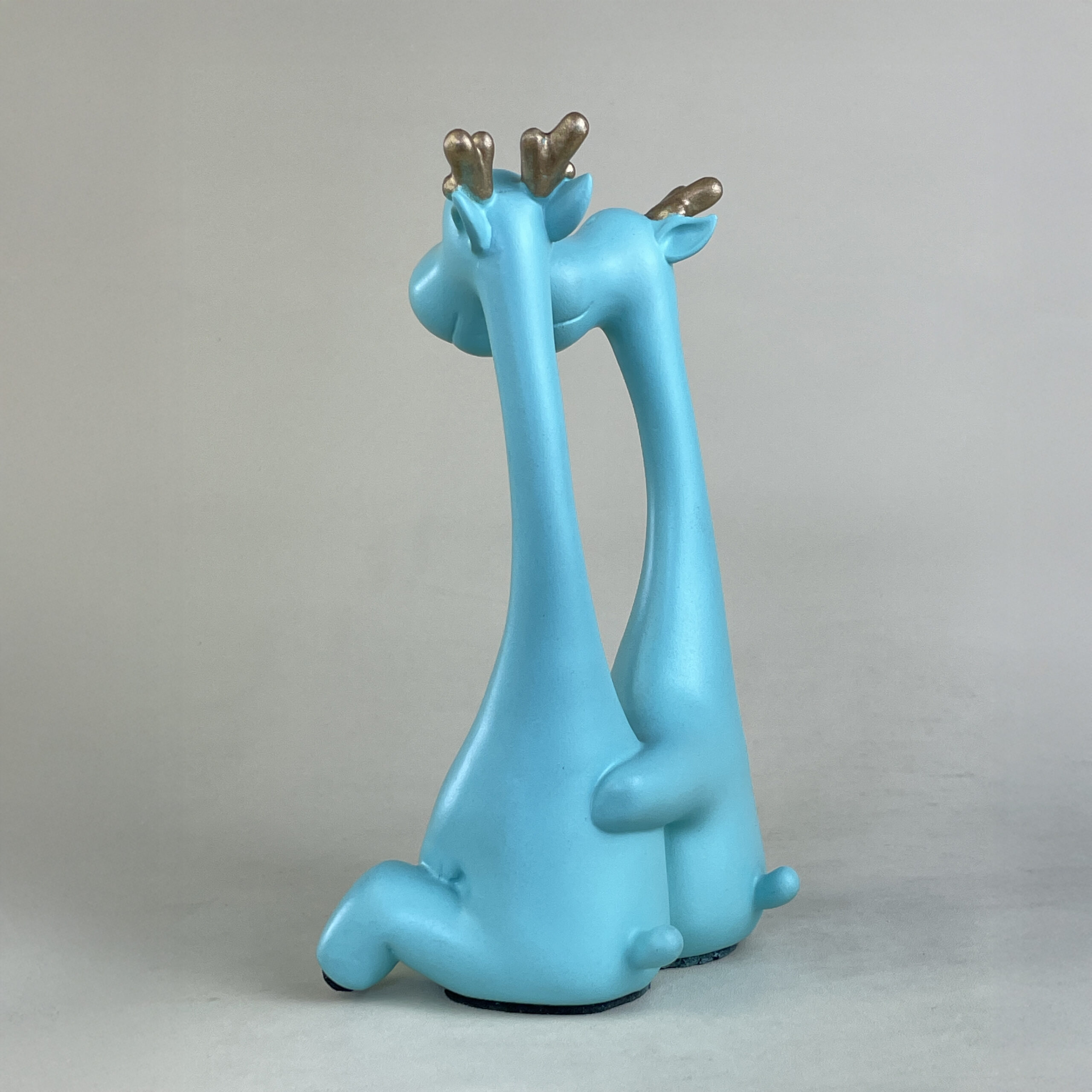 FIG13 - Kissing Deer Couple - Image 20