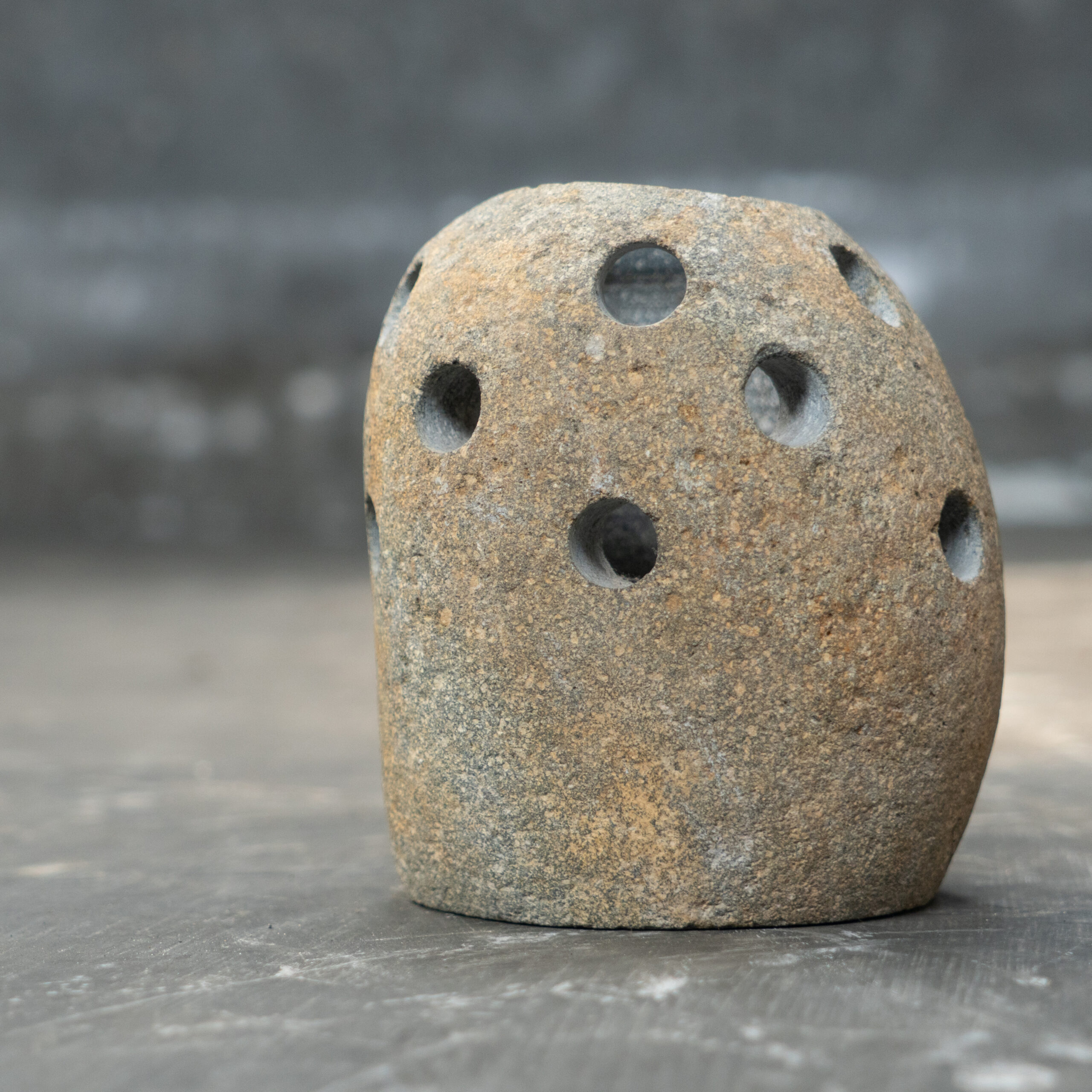 Candle Holder River Stone Bee - Image 8