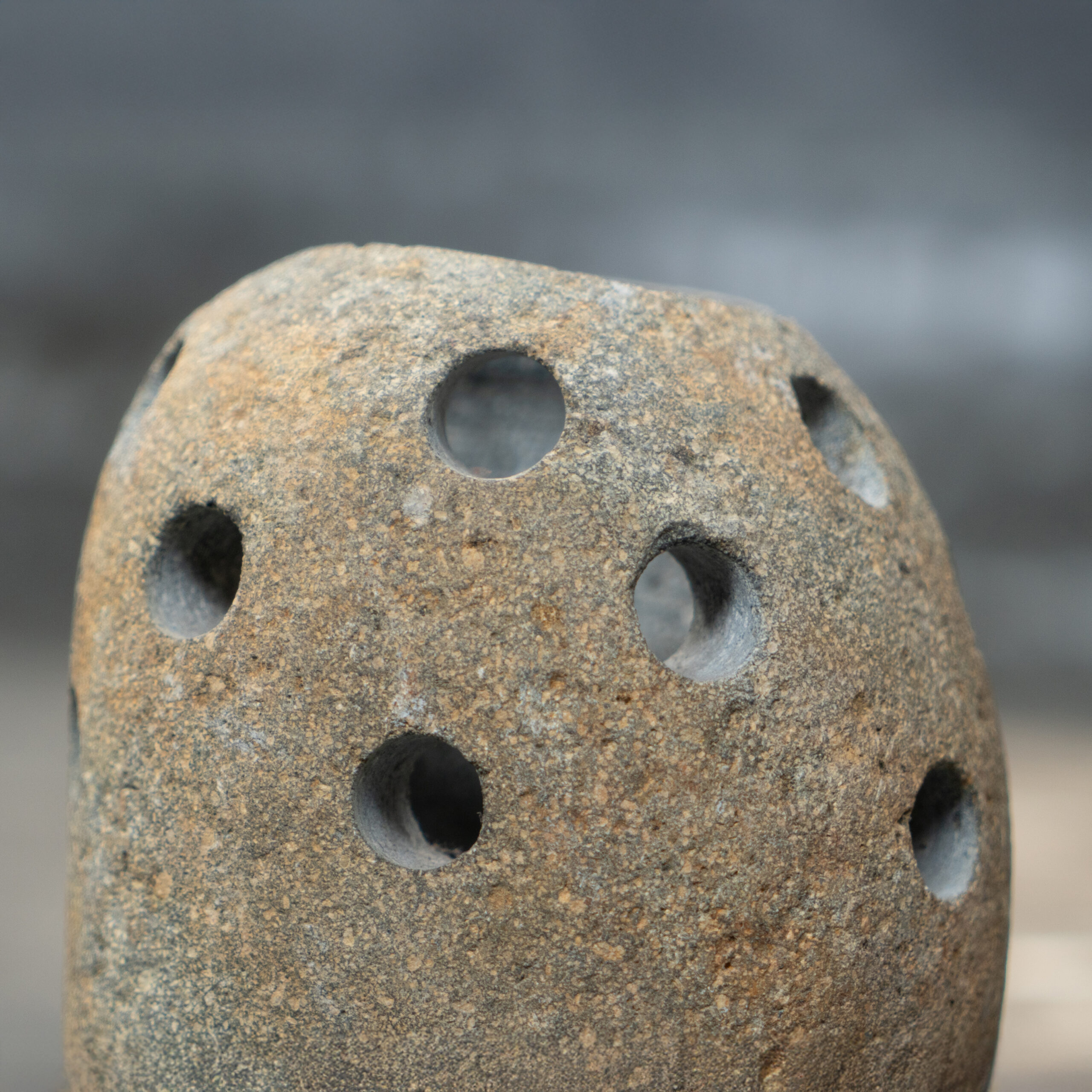 Candle Holder River Stone Bee - Image 4