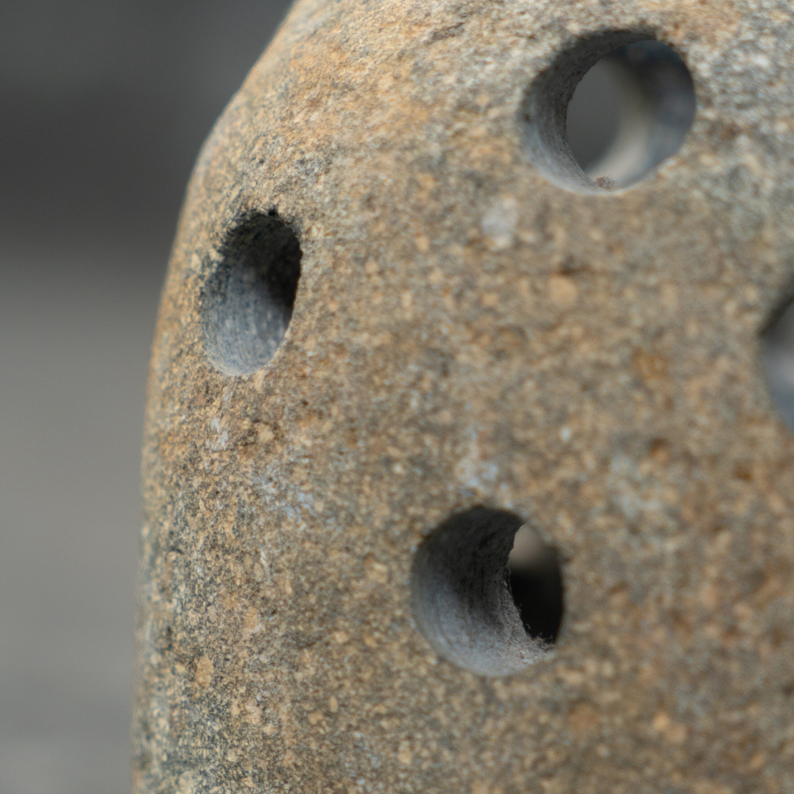 Candle Holder River Stone Bee - Image 7